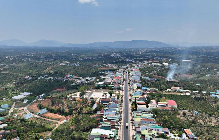Cao tốc Bảo Lộc - Liên Khương khi hoàn thành sẽ mở ra dư địa phát triển kinh tế - xã hội mạnh mẽ cho Lâm Đồng (Trong ảnh, Quốc lộ 20 đoạn chạy qua xã Bảo Lâm 2, tỉnh Lâm Đồng)