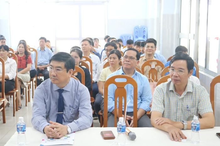 Tập thể Bệnh viện Đa khoa Bình Thuận tham dự khai trương Đơn vị Tiêm chủng.