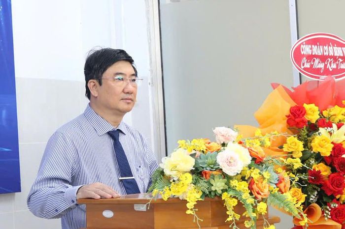 Ông Lê Huỳnh Phúc, Giám đốc Bệnh viện Đa khoa Bình Thuận phát biểu tại lễ khai trương Đơn vị Tiêm chủng của Bệnh viện Đa khoa Bình Thuận