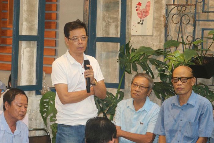 Người dân Tổ dân phố 3 nêu một số kiến nghị với lãnh đạo phường.