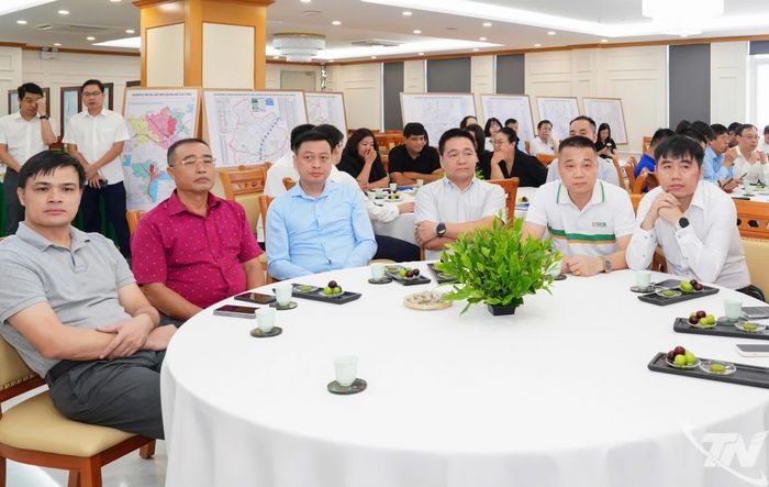 Các đại biểu tham dự chương trình.