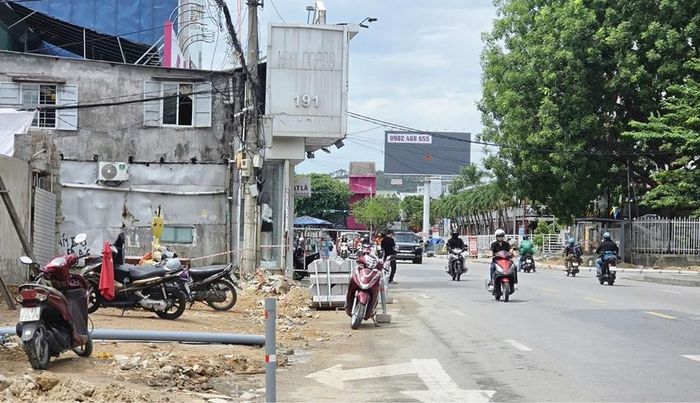 Tuyến đường Bà Triệu vẫn đang gặp khó khăn trong giải phóng mặt bằng.