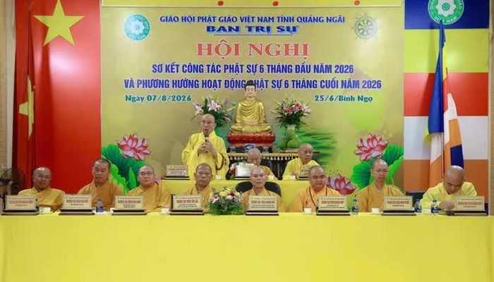 Trưởng lão Hòa thượng Thích Trí Thắng ban đạo từ