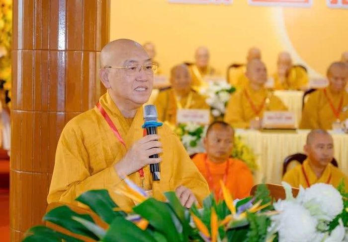 Thượng tọa Thích Bình Tâm cung tuyên tiểu sử cố Trưởng lão Hòa thượng Thích Bửu Lai