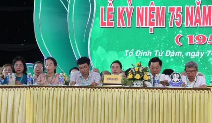 Lãnh đạo chính quyền tham dự