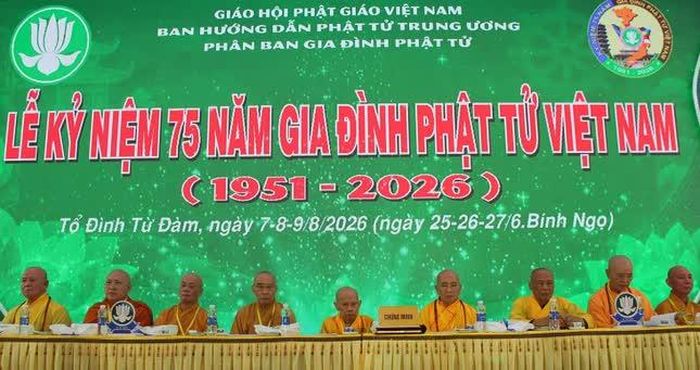 Chư tôn đức tham dự