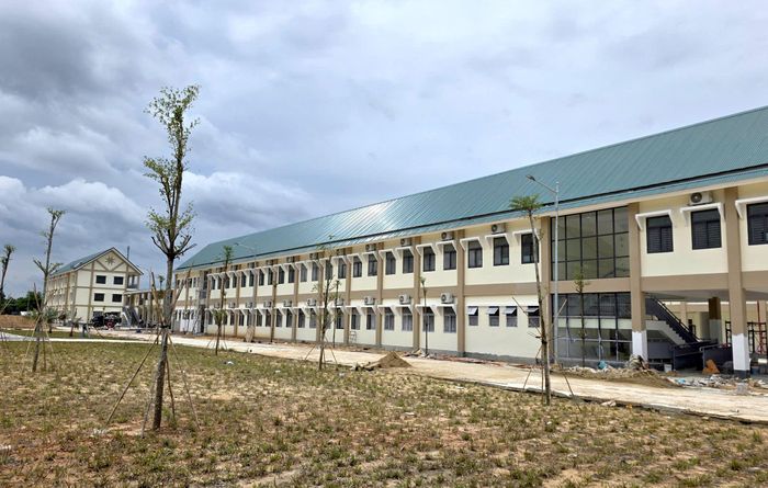 Khuôn viên trường cũng đang dần hoàn thiện. Ảnh: Ngọc Hùng