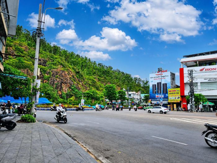 UBND phường Quy Nhơn đã thành lập hội đồng và tổ công tác GPMB, phân công nhiệm vụ cụ thể cho từng thành viên. Công tác bồi thường, GPMB đang được tập trung triển khai một cách quyết liệt.