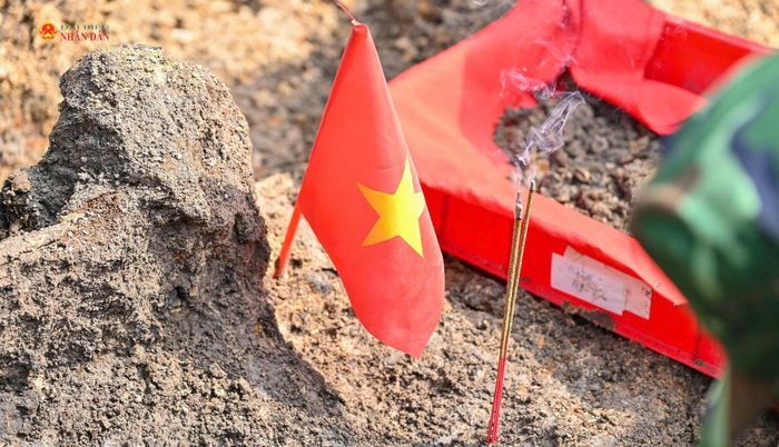 Lũy kế từ ngày 23/6 đến hết ngày 7/8, lực lượng làm nhiệm vụ đã phát hiện, quy tập 227 hài cốt liệt sĩ tại công viên Lê Thị Riêng. Ảnh: Hoa Lê