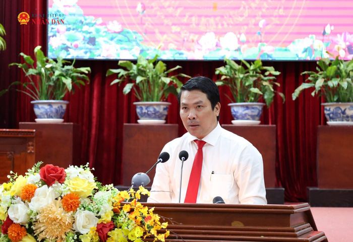 Tân Chánh văn phòng Thành ủy Cần Thơ Hà Vũ Sơn đại diện 60 cán bộ nhận nhiệm vụ mới phát biểu nhận nhiệm vụ