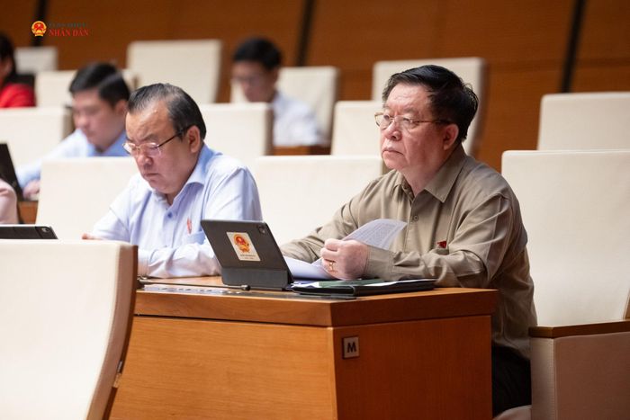 Chủ nhiệm Tổng cục Chính trị Quân đội nhân dân Việt Nam, Đại tướng Nguyễn Trọng Nghĩa dự phiên họp. Ảnh: Phạm Thắng
