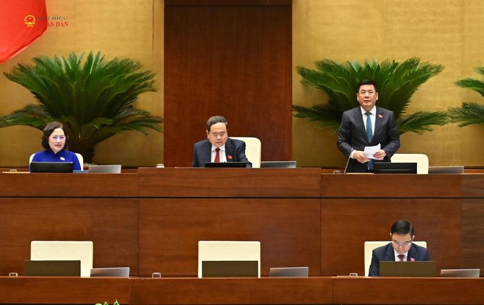 Chủ tịch Quốc hội Trần Thanh Mẫn chủ trì phiên họp, Phó Chủ tịch Quốc hội Nguyễn Hồng Diên điều hành phiên họp. Ảnh: Quang Khánh