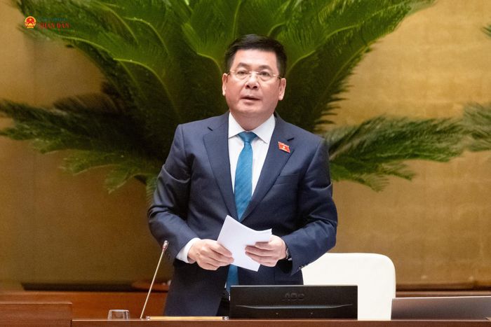 Phó Chủ tịch Quốc hội Nguyễn Hồng Diên điều hành phiên họp. Ảnh: Phạm Thắng