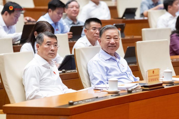 Tổng Bí thư, Chủ tịch nước Tô Lâm; Thủ tướng Chính phủ Lê Minh Hưng dự phiên họp. Ảnh: Phạm Thắng