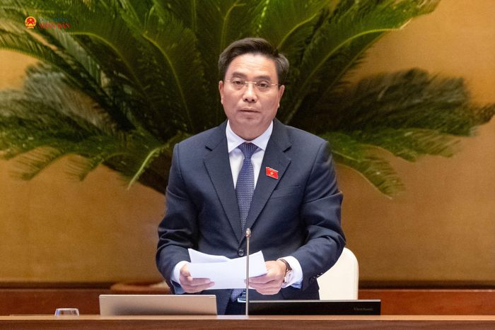 Phó Chủ tịch Quốc hội, Thượng tướng Nguyễn Doãn Anh điều hành phiên họp