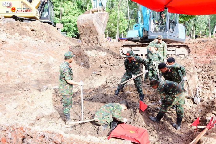 Từ ngày 23/6 đến hết ngày 8/8, lực lượng làm nhiệm vụ đã phát hiện, quy tập 245 bộ hài cốt liệt sĩ. Ảnh: Hoa Lê