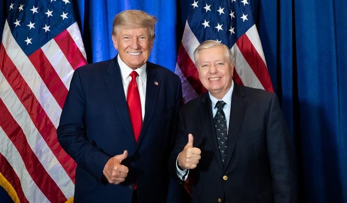 Tổng thống Mỹ Donald Trump (trái) và cố thượng nghị sĩ Lindsey Graham. Ảnh: X/@LindseyGrahamSC (tài khoản X của ông Graham)