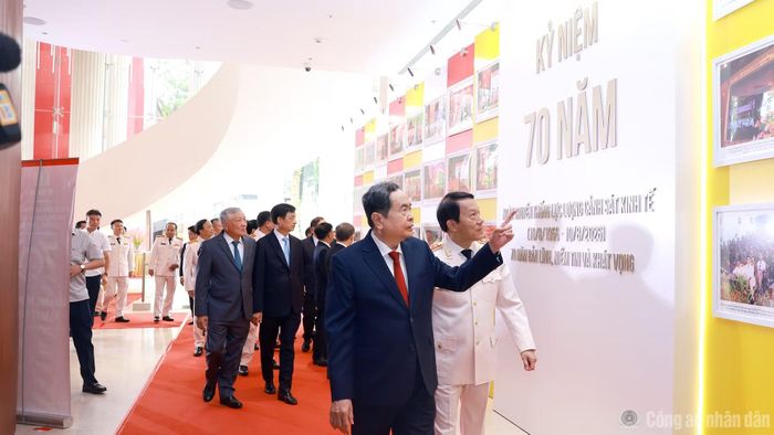 Chủ tịch Quốc hội Trần Thanh Mẫn dự Lễ kỷ niệm 80 năm Ngày truyền thống lực lượng Cảnh sát kinh tế.