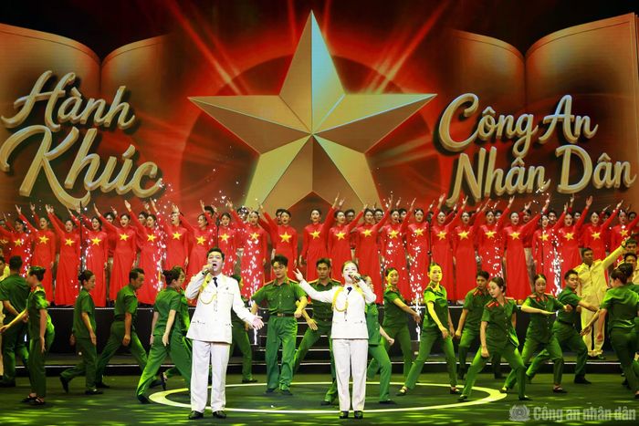 Một số tiết mục nghệ thuật chào mừng Lễ kỷ niệm.