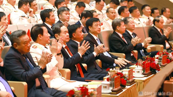 Chủ tịch Quốc hội Trần Thanh Mẫn, Thường trực Ban Bí thư Trần Cẩm Tú và các đại biểu dự Lễ kỷ niệm.