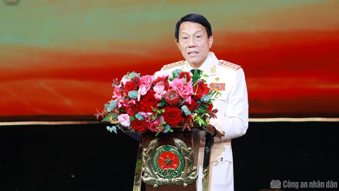 Bộ trưởng Lương Tam Quang bày tỏ lòng biết ơn sâu sắc sự quan tâm của Đảng, Nhà nước và cá nhân đồng chí Chủ tịch Quốc hội.