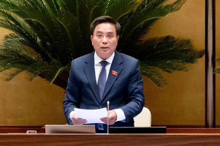 Thượng tướng Nguyễn Doãn Anh, Phó Chủ tịch Quốc hội điều hành phiên thảo luận.