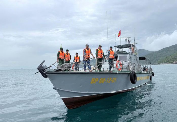 Đến khoảng 14h, các lực lượng trên kíp tàu HQ-629, Vùng 3 Hải quân đã phát hiện, cứu được nạn nhân Trương Thị Phương tại khu vực cách Mũi Nghê hơn 2 hải lý.
