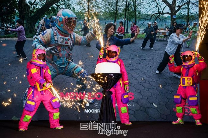 Màn chào mừng ra mắt Moonfolks tại Việt Nam