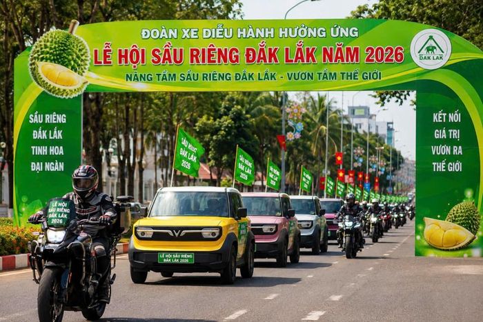  Công an tỉnh Đắk Lắk làm nhiệm vụ bảo đảm an ninh, trật tự và an toàn giao thông trên tuyến diễu hành. (Ảnh minh hoạ) 