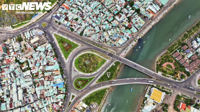 Trước tình hình trên, ngày 23/7 UBND tỉnh Gia Lai đã chỉ đạo Ban Quản lý dự án các công trình giao thông và dân dụng tỉnh phối hợp với UBND phường Quy Nhơn khẩn trương kiểm tra, rà soát tổng thể, nghiên cứu, đề xuất bổ sung phương án xây dựng cầu vượt và tổ chức lại giao thông tại nút giao.