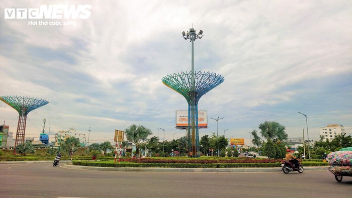 Mục tiêu cao nhất được đề ra là phấn đấu đưa công trình vào khai thác trước Tết Nguyên đán năm 2027, mang lại diện mạo đô thị khang trang, hiện đại và giải tỏa hoàn toàn nỗi lo ùn tắc cho người dân khi ra vào cửa ngõ Quy Nhơn.