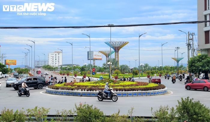 Khi dự kiến Trung tâm hành chính mới của Gia Lai sẽ đặt tại Khu Kinh tế Nhơn Hội, nhu cầu di chuyển và lưu lượng xe giữa trung tâm Quy Nhơn và Nhơn Hội thông qua nút giao này chắc chắn sẽ tăng vọt. Việc bổ sung cầu vượt và ứng dụng quản lý, điều hành nút giao thông thông minh là giải pháp căn cơ để đáp ứng nhu cầu phát triển kinh tế - xã hội lâu dài.