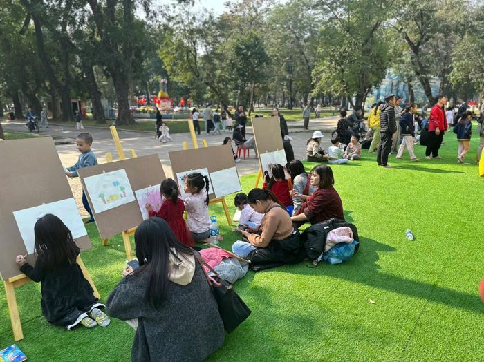 Các hoạt động trải nghiệm tại Công viên Thống Nhất. Ảnh: Hoàng Lân