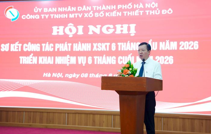 Ông Hoàng Mạnh Tuấn, Tổng Giám đốc Công ty TNHH MTV Xổ số kiến thiết Thủ đô báo cáo tại hội nghị. Ảnh: Hồng Thái