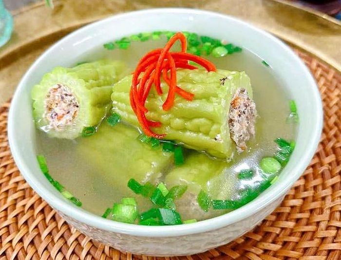 Canh mướp đắng nhồi thịt. Ảnh: Phương Hải