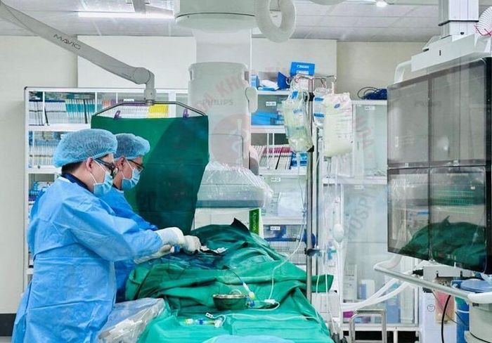 Bệnh viện đã làm chủ kỹ thuật can thiệp nội mạch lấy huyết khối cơ học trong cấp cứu, điều trị đột quỵ nặng. Ảnh: BVKH.