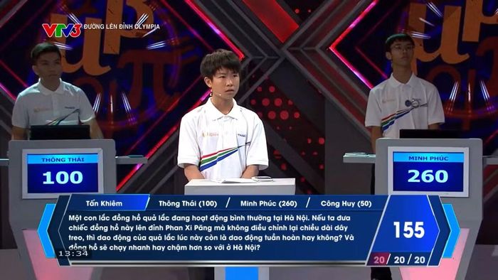 Tấn Khiêm trong phần thi Về đích.