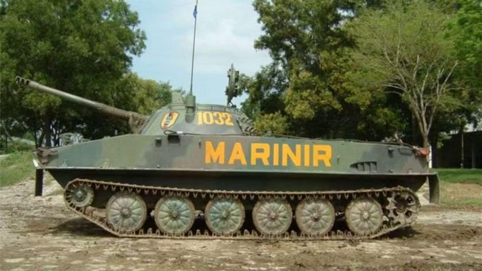 Bước sang thế kỷ mới, Indonesia đã trang bị cho PT-76 pháo 90 mm, mang lại hỏa lực mạnh mẽ vượt trội, đi kèm hệ thống ngắm bắn hiện đại, động cơ mạnh mẽ hơn và hộp số mới.