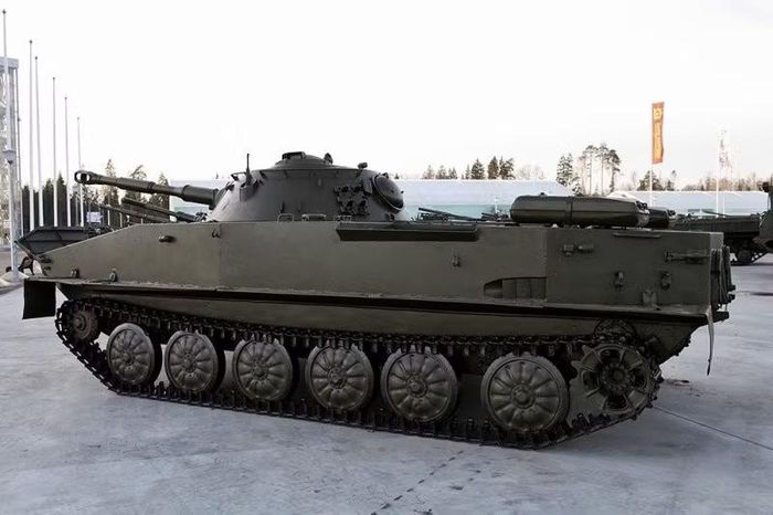 Lần sử dụng trong chiến đấu đầu tiên của PT-76 được ghi nhận đó là diễn ra trong các sự kiện ở Hungary vào mùa thu năm 1956.