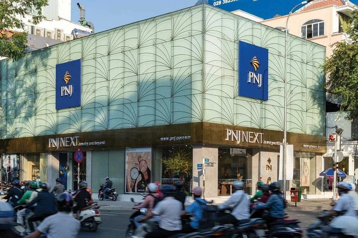  PNJ cho biết tập đoàn cùng các công ty con đã nộp tổng cộng hơn 5.893 tỷ đồng tiền thuế trong các năm 2023, 2024 và 2025. Ảnh: PNJ. 
