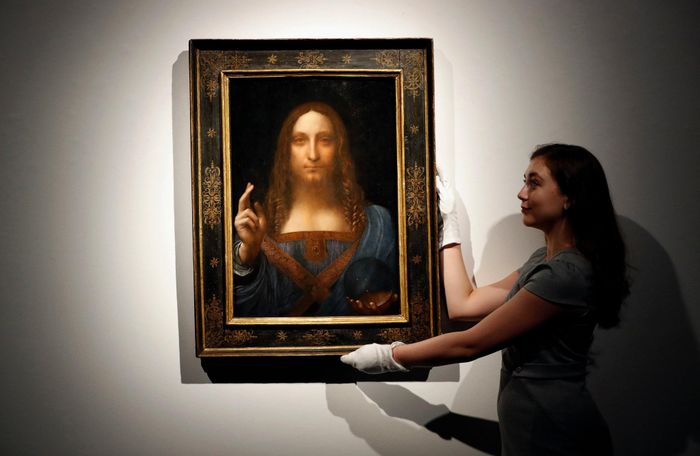  Tác phẩm Salvator Mundi (Đấng Cứu thế) của Leonardo được bán với giá 450,3 triệu USD năm 2017. Ảnh: Christie's.