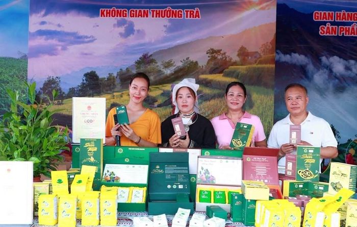 “Chợ phiên, chợ số” là kênh quảng bá đưa sản phẩm OCOP và các giá trị văn hóa bản địa đến gần hơn với du khách, người tiêu dùng