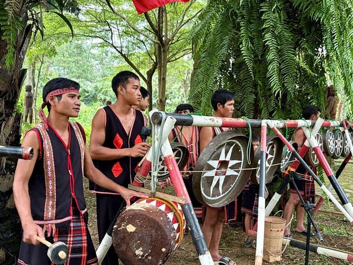 Các tiết mục cồng chiêng sôi động tại chương trình