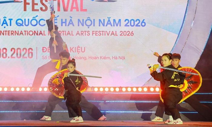 Các đoàn võ thuật cùng hội tụ, góp phần tạo nên không gian giao lưu văn hóa đa sắc màu. Ảnh: Khánh Hoà - TTXVN