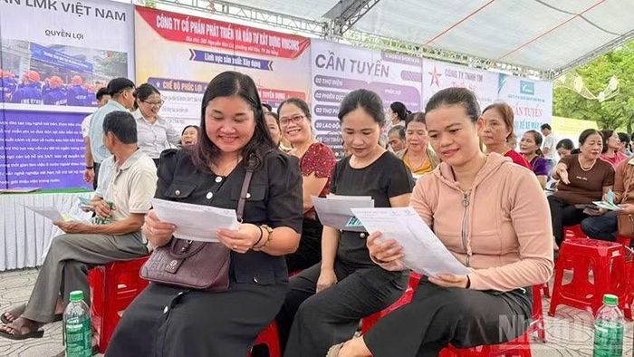 Tại phường Hương Trà đã có 48 doanh nghiệp ủy thác tuyển dụng 18.238 vị trí việc làm.