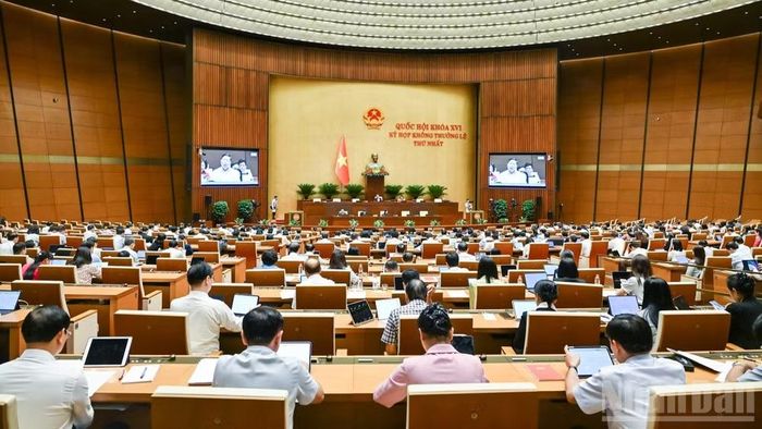 Sáng 9/8, Quốc hội thảo luận ở hội trường về dự án Luật sửa đổi, bổ sung một số điều của Luật Xuất bản. (Ảnh: DUY LINH)