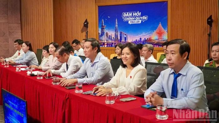 Các đại biểu tham gia chương trình.
