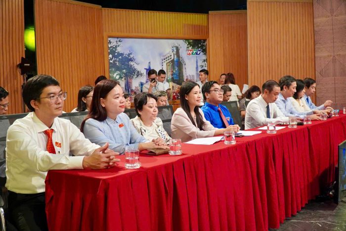 Các đại biểu dự chương trình 