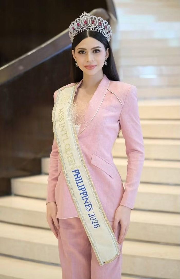 Red Spiegelman giành quyền đại diện Philippines tại Miss International Queen 2026. Ảnh: FB Red Spiegelman.