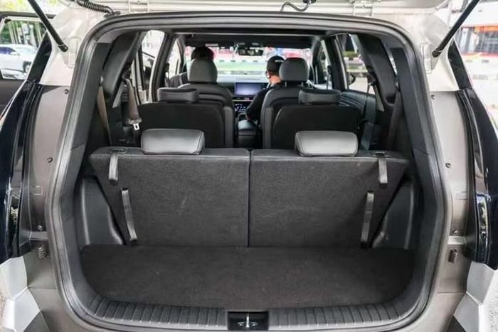 Hyundai Stargazer X tại Malaysia được trang bị động cơ xăng Smartstream G 1.5L hút khí tự nhiên, 4 xi-lanh, phun xăng đa điểm MPI. Động cơ sản sinh công suất 113 mã lực tại 6.300 vòng/phút và mô-men xoắn cực đại 143 Nm tại 4.500 vòng/phút. Sức mạnh được truyền tới cầu trước thông qua hộp số biến thiên vô cấp IVT dẫn động bằng xích.